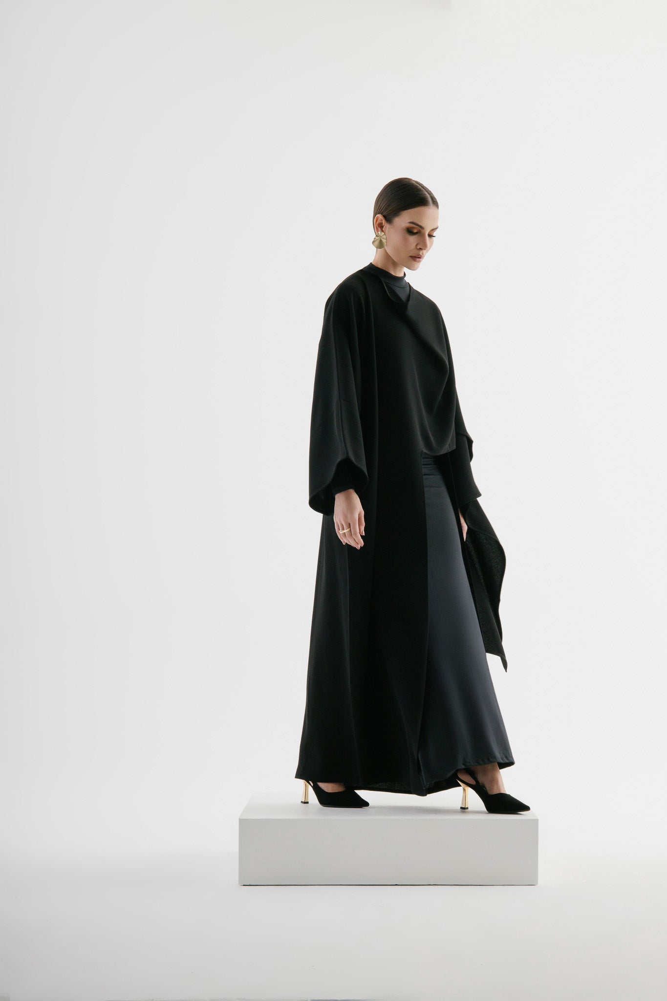 The Wrap In Off-White / Black